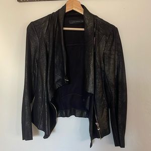 Zara women suede moto jacket in black color, size M